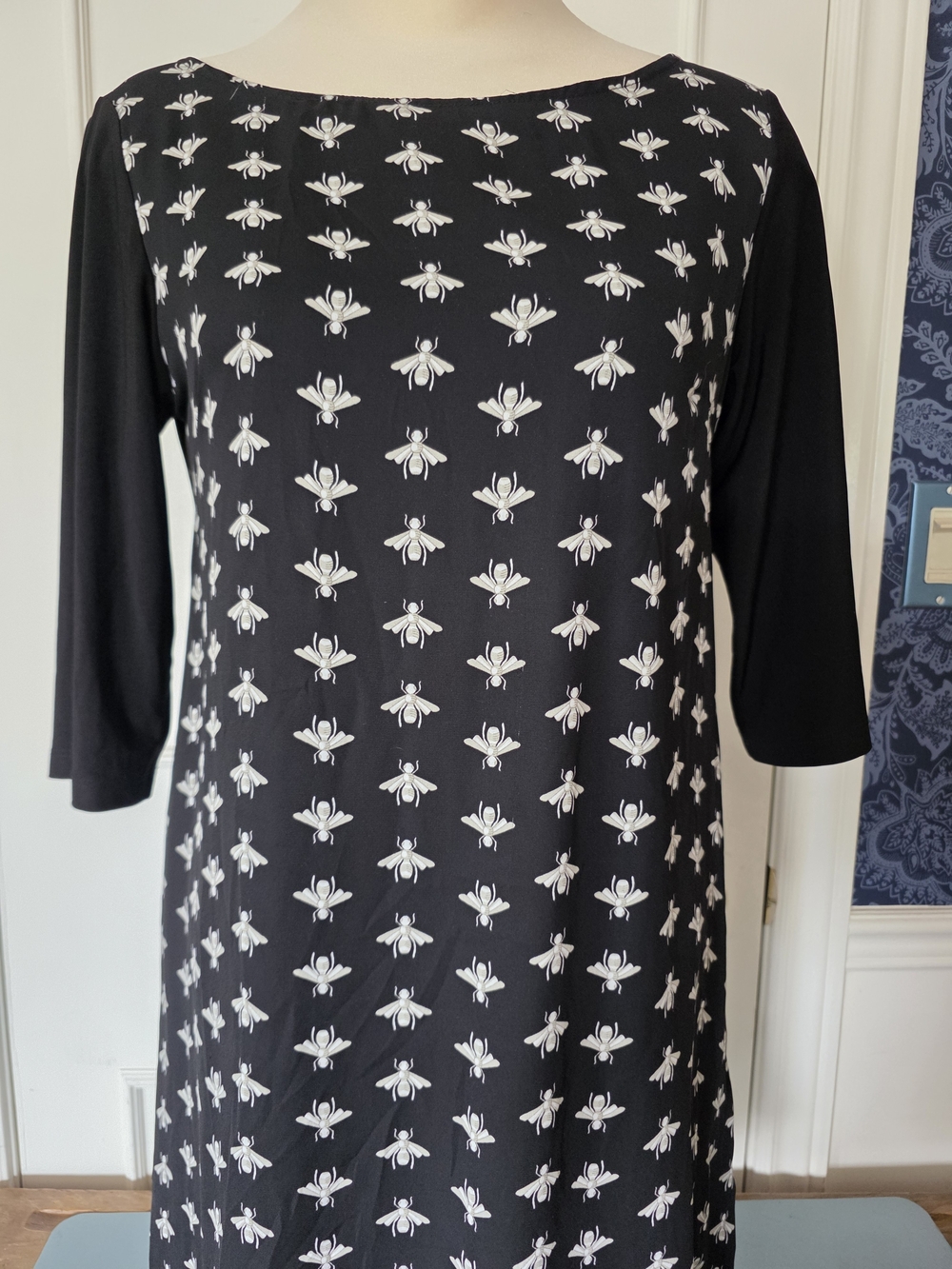 Fresh Bee Print Shift Dress - Size Med - Graphic Print, Workwear Summer Casual